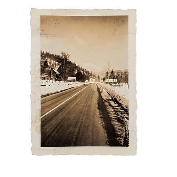 Vtg B&W Monochrome Original Found Photo Long Road Streetcore Wintercore Snapshot - Picture 1 of 4